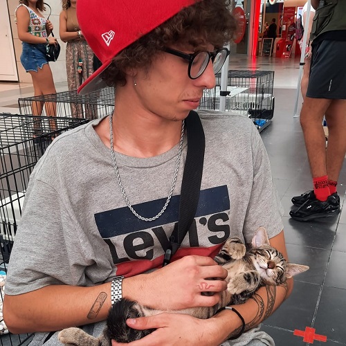¡Alekan adoptado!