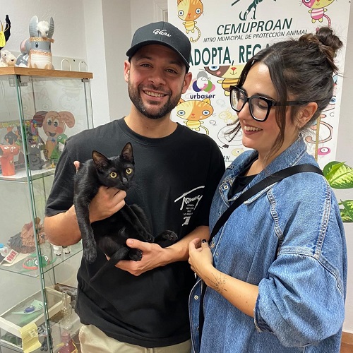 ¡Eliza adoptada!