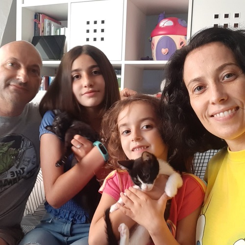 ¡Mena y Tashi adoptados!