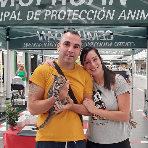 ¡Román adoptado!